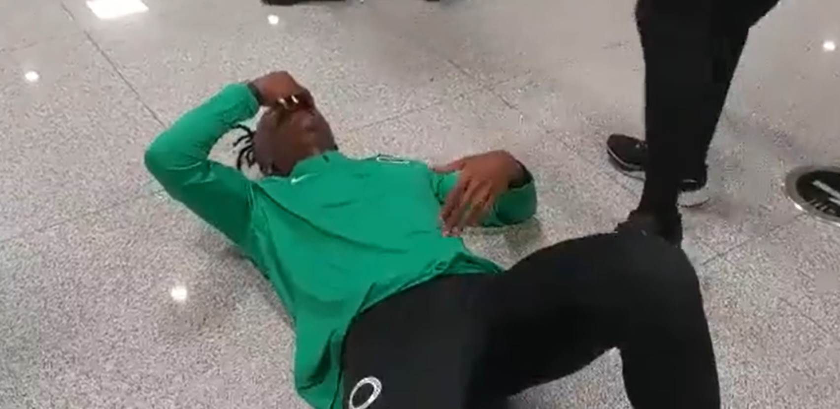 Uchenna la pasa mal con su selección