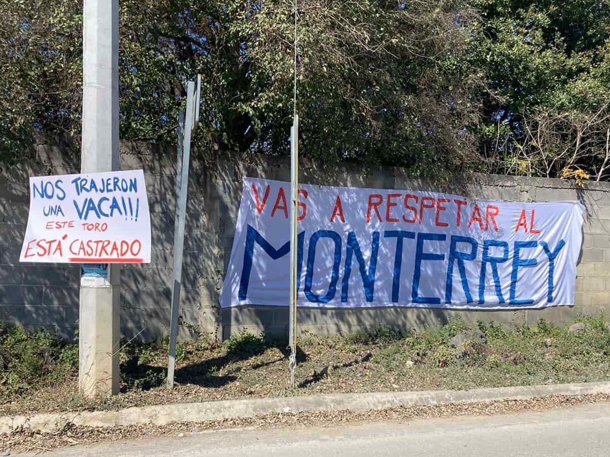 Siguen las protestas en Rayados